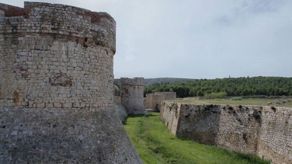 Murallas de la fortaleza de Salses