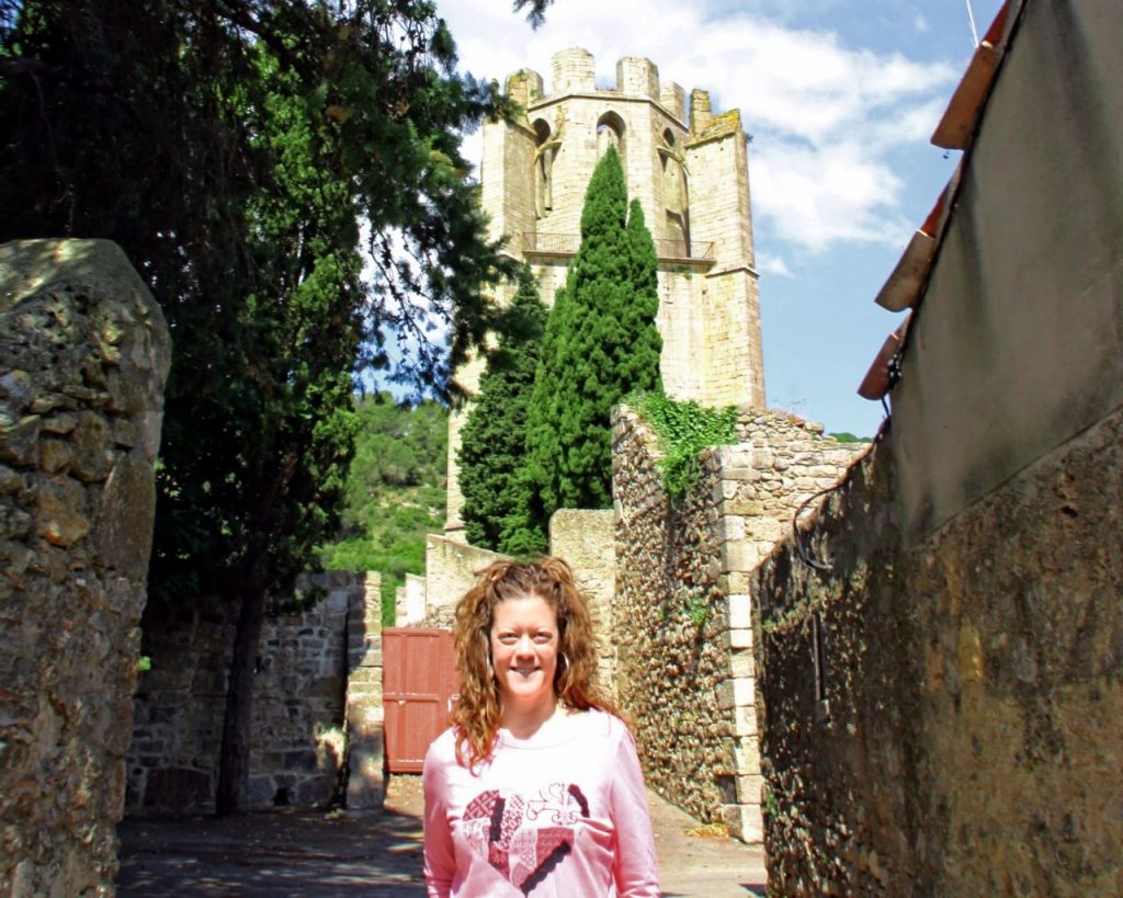 Torre fortificada de ocho lados de la abadía de Lagrasse