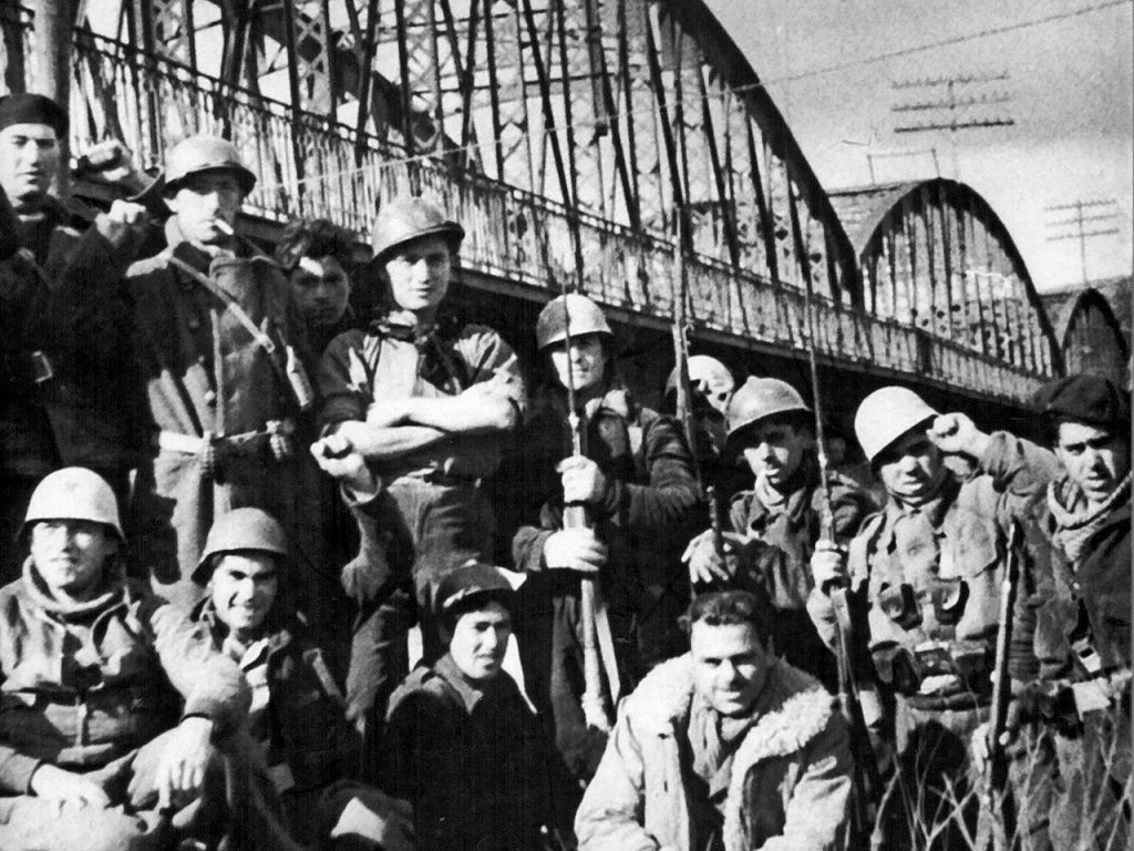 Hemingway en el Puente de Arganda