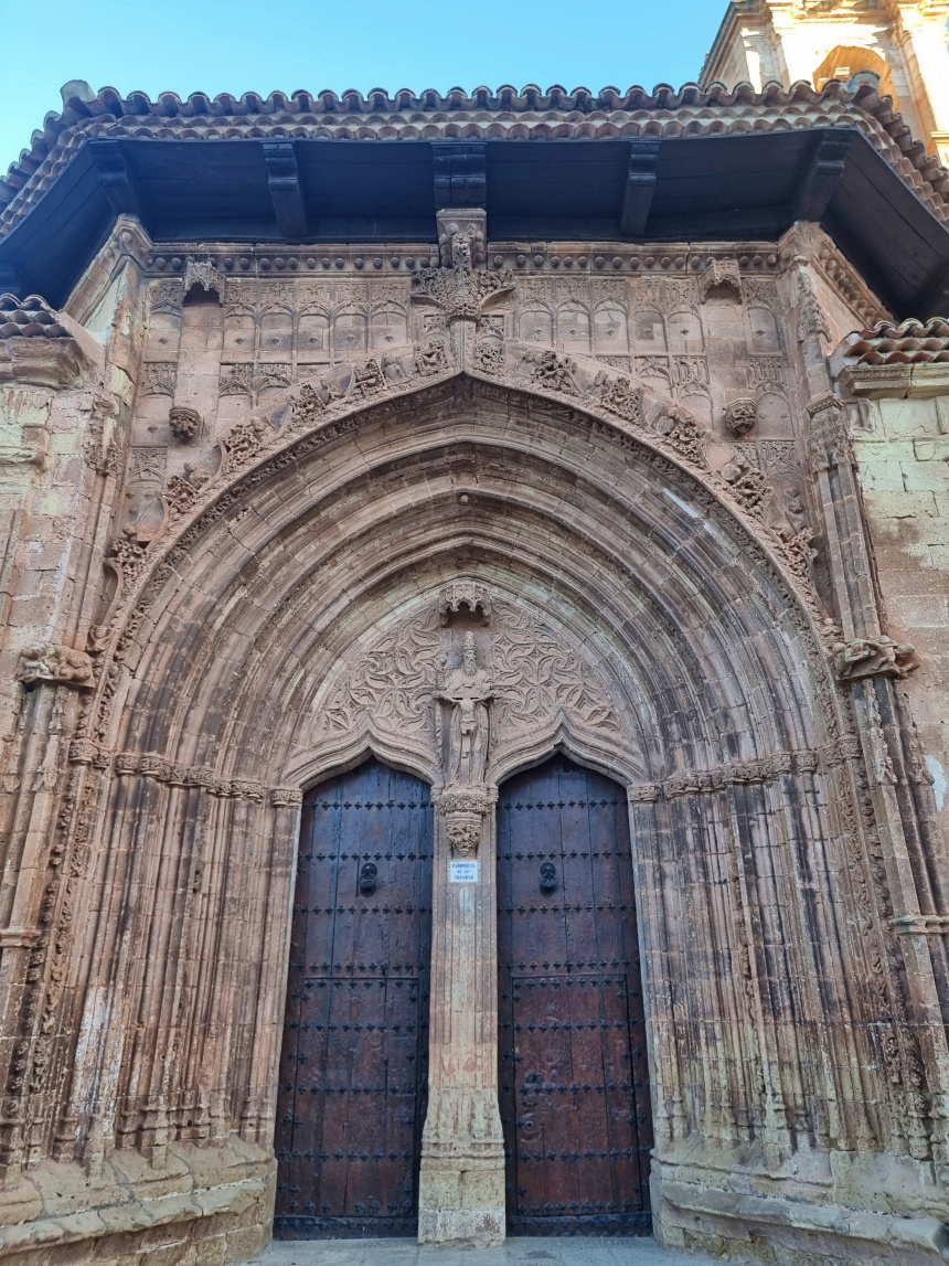 Portada de la Iglesia de la Santísima Trinidad en Alcaraz