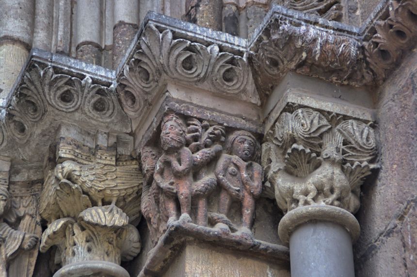 Capitel románico del Portal del Avemaría