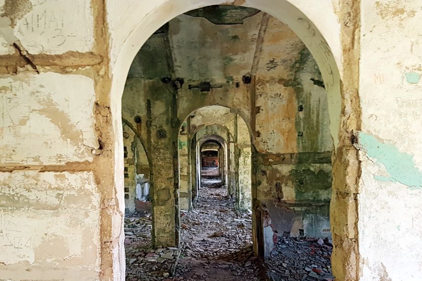 barracones de presos republicanos de la estación de Yera