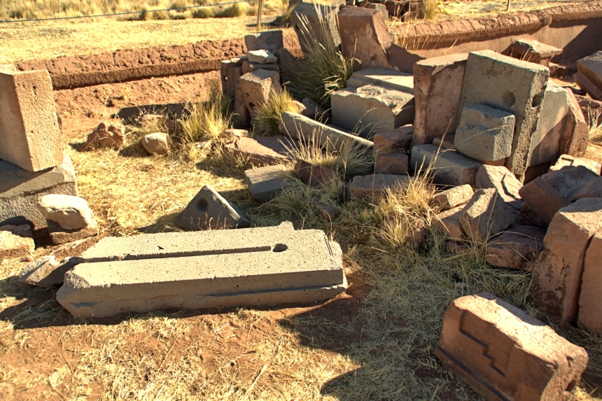 Restos del Pumapunku en Tiwanaku