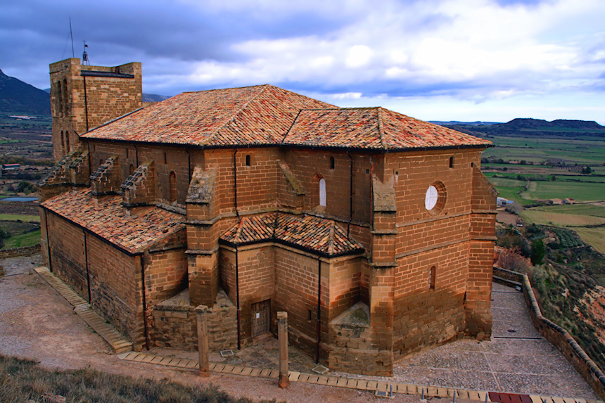 Exterior de la Colegiata de Bolea