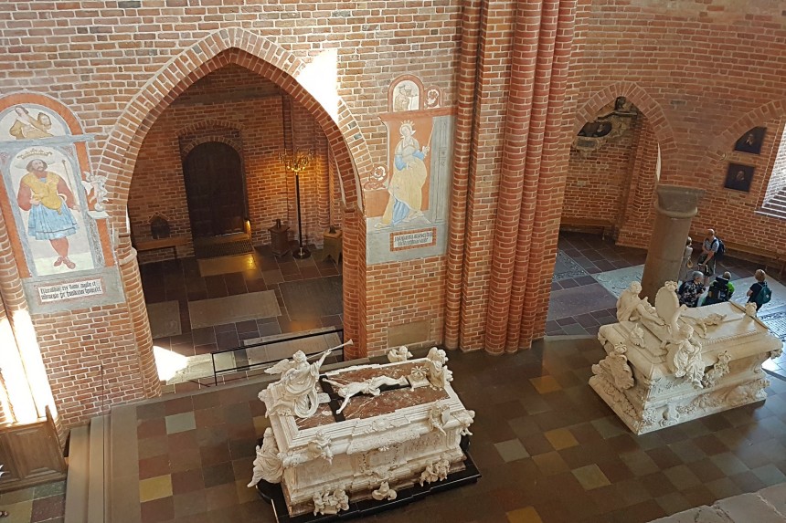 tumbas reales en la Catedral de Roskilde