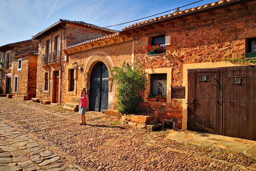 paseando por las calles de Castrillo de los Polvazares