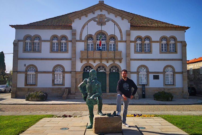 Estatua de Bandarra en Trancoso