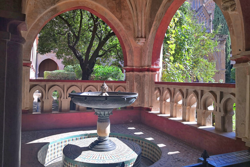 templete en el claustro mudéjar