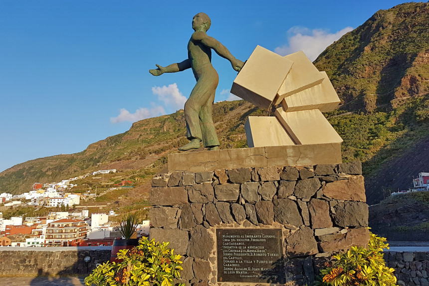 Monumento al emigrante canario en Garachico