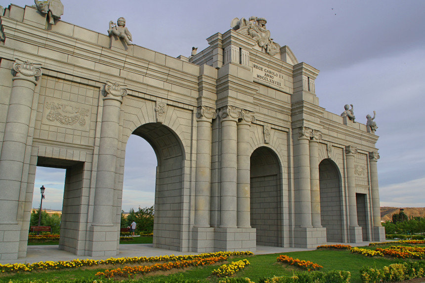 réplica de la Puerta de Alcalá