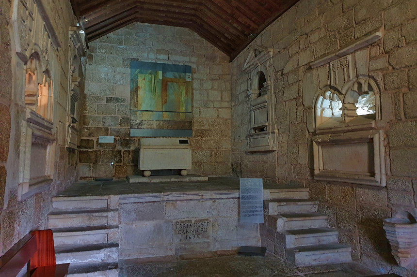 panteón de los Cabral en la Iglesia de Santiago