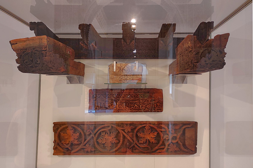 Piezas de armadura expuestas en museo del taller del moro