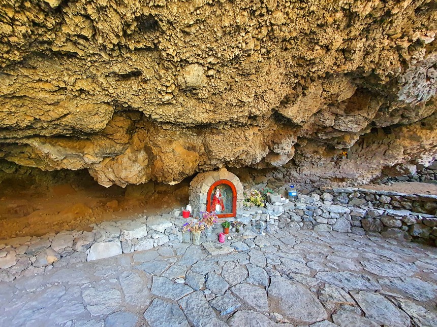 Cueva de la Virgen en Tijarafe