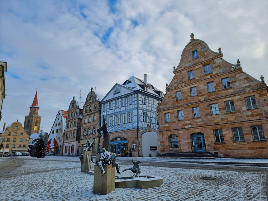 Fuente de los Malabaristas en el Grüner Markt de Fürth